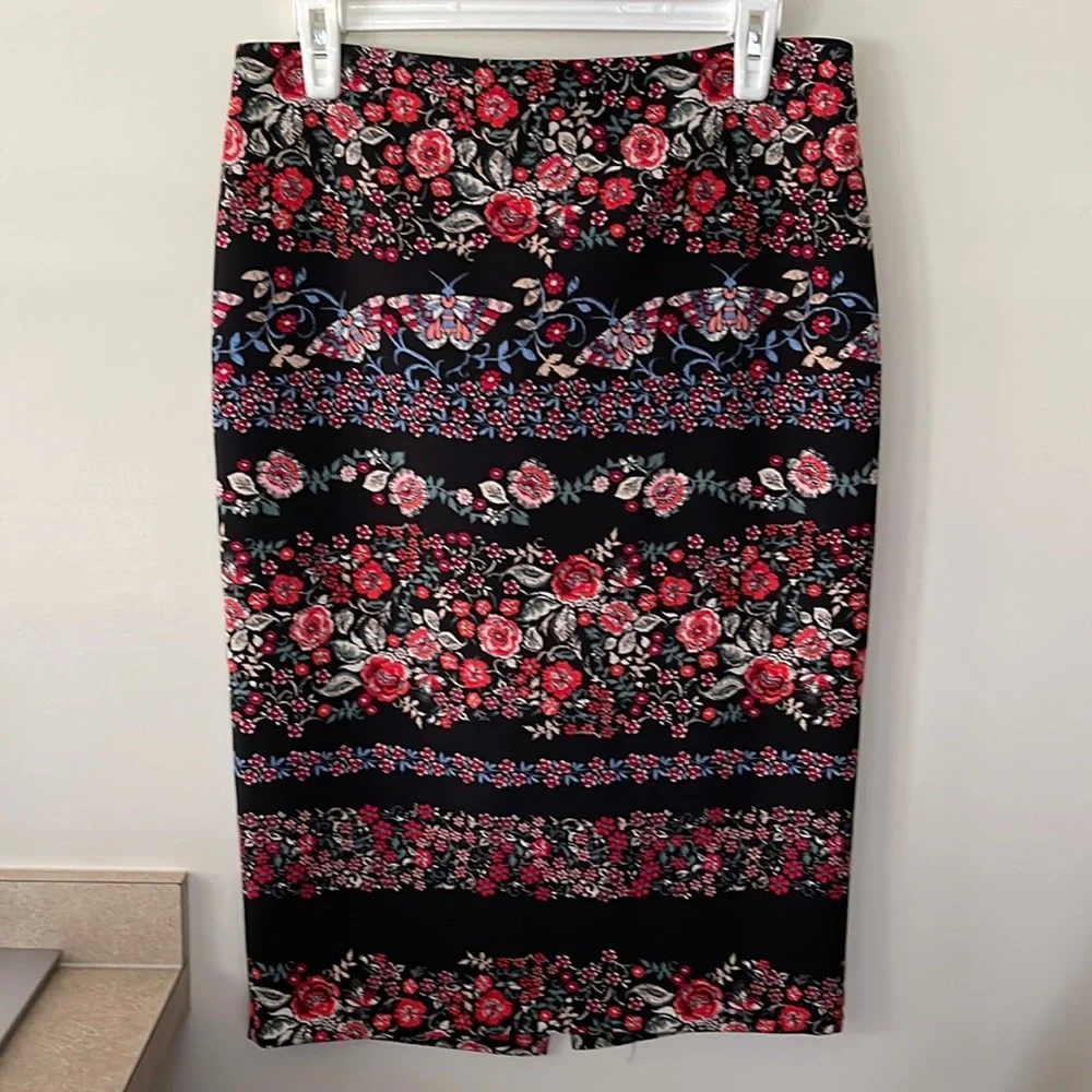 New York &Co 7thAve. MIDI Length Pencil Skirt Dark Floral Size 8 - Picture 2 of 14